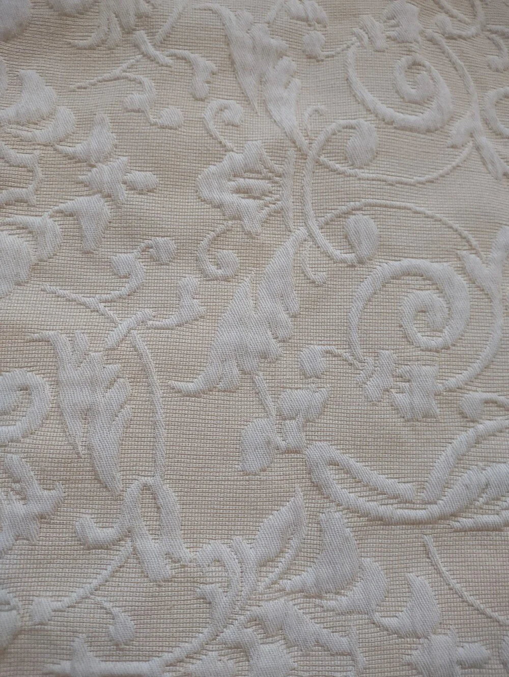 Royal Velvet Matelasse King Coverlet + 2 Decorative Pillows With Flange